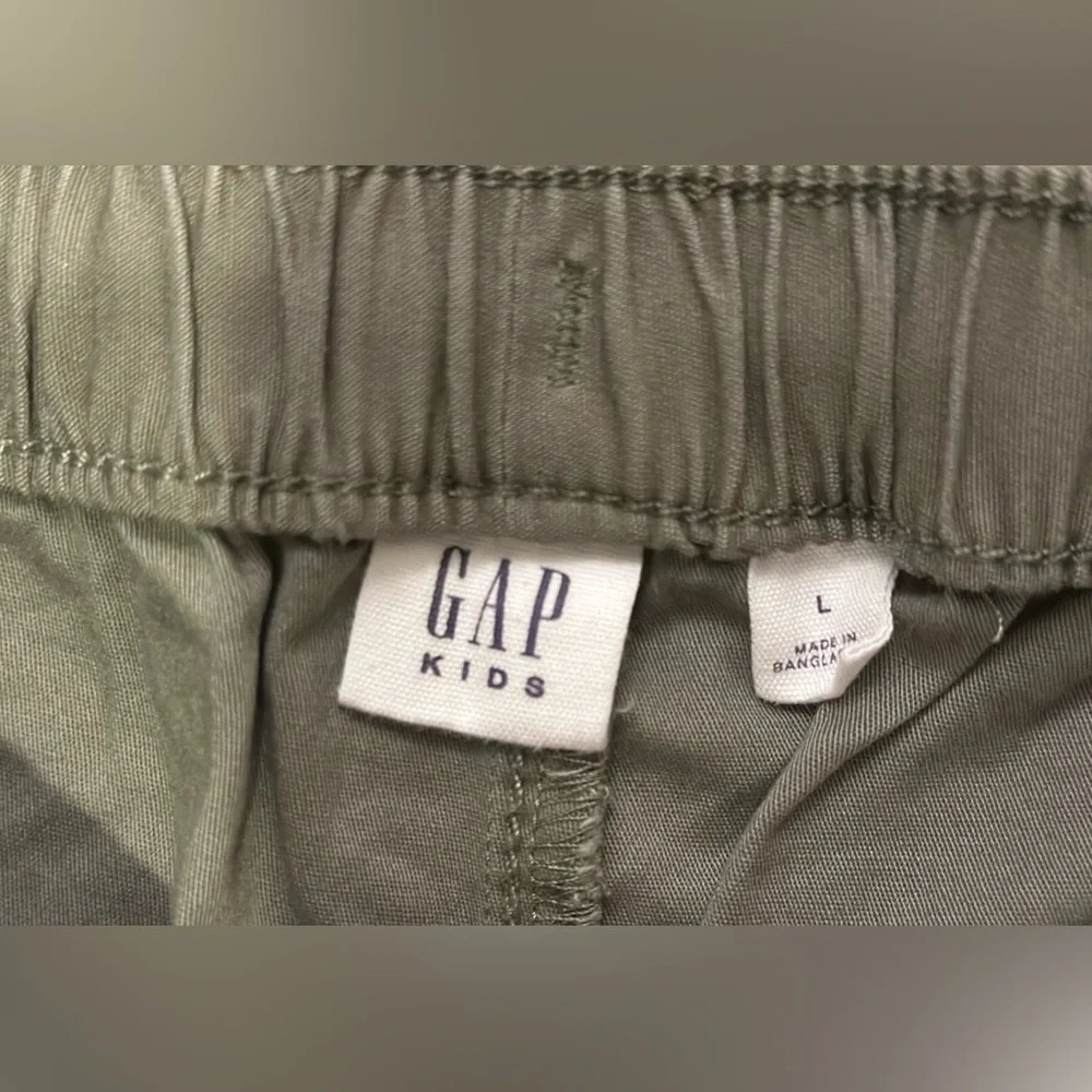 GAP boys khaki’s - joggers. New with tags. Size Large (10) - Picture 3 of 7